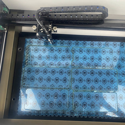 Máquina de corte a laser de resfriamento de água Daqin Co2 40w para protetor de tela móvel
