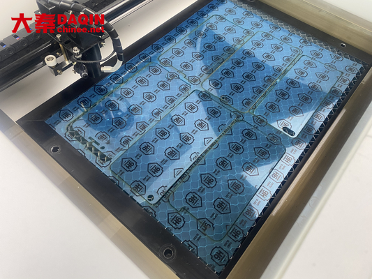 Máquina de corte a laser da Daqin para telefone móvel Protector de tela de vidro temperado Ideal para negócios de loja online de acessórios de telefone