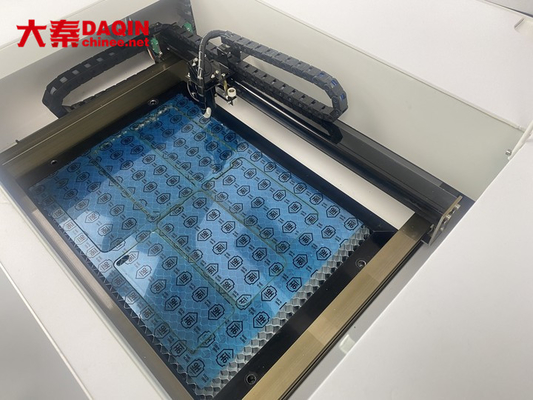 Máquina de vidro móvel Daqin do cortador do protetor da tela 40w do laser do CO2