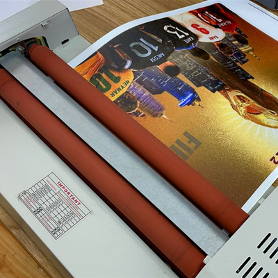 Máquina de fabricação de capa para laptop com proteção de vidro ODM DQ-MLP