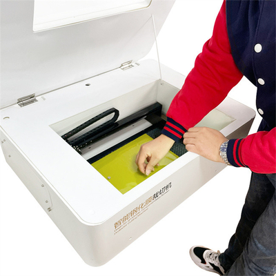 Custom Mobile Sticker Laser Cutting for Paper Leather Water Cooling Weihong Control Plotter de corte automático a laser