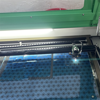 DAQIN 40x100cm CO2 Laser Tube Engraving And Cutting Machine Alta precisão