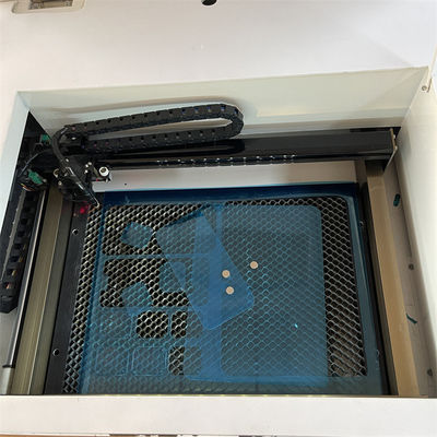 Máquina de corte a laser com alta precisão de corte e modelo de resfriamento