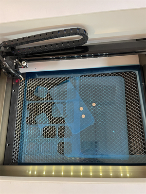 Máquina de corte a laser de proteção de tela de vidro temperado móvel de alta precisão