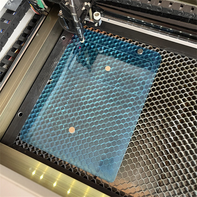 Máquina de corte a laser de proteção de tela de vidro temperado para distribuidor de acessórios telefónicos Solução C188