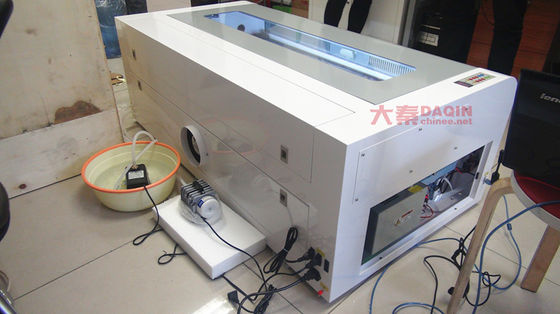 Máquina de corte a laser para protetor de tela em ambiente interno AC220V/50Hz, tamanho 1000*800*800mm